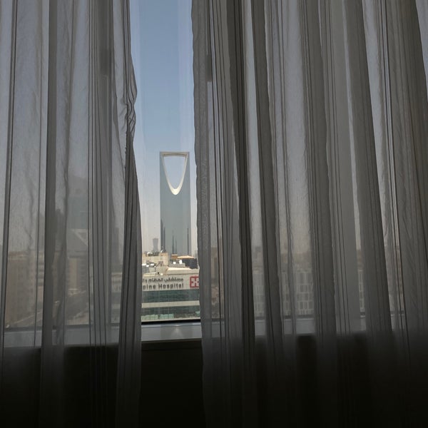 Foto diambil di Courtyard by Marriott Riyadh Olaya oleh NR .. pada 4/29/2023