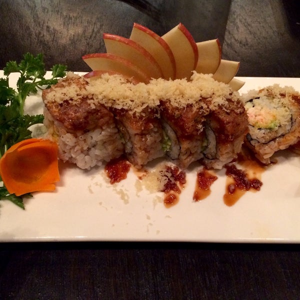 Foto scattata a Starfish Sushi da Thomas B. il 11/4/2015
