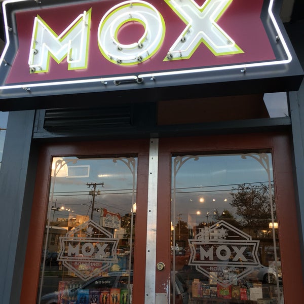 Photo prise au Cafe Mox par Thomas B. le5/27/2018