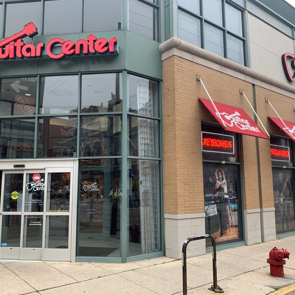 Guitar Center Music Store in Chicago