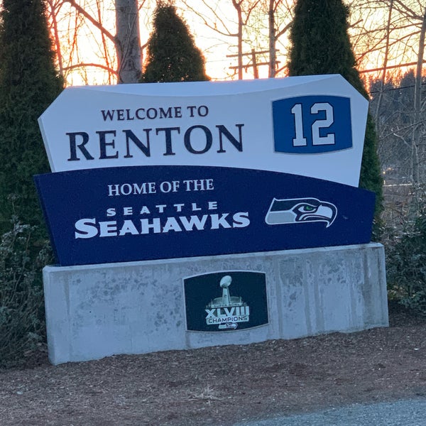 Foto diambil di Virginia Mason Athletic Center - Seahawks Headquarters oleh Thomas B. pada 3/29/2019