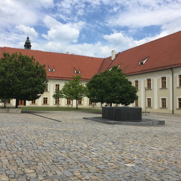 Foto diambil di Fakulta informačních technologií VUT v Brně oleh Ela K. pada 6/8/2016
