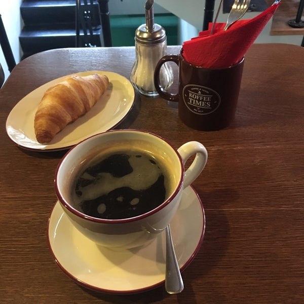 3/15/2019 tarihinde Roman L.ziyaretçi tarafından Brasserie Koffee Times'de çekilen fotoğraf
