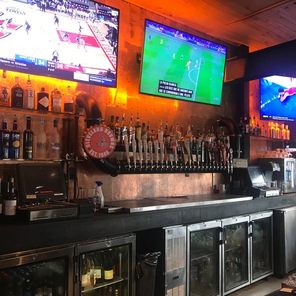 Photo taken at Pacific Beach AleHouse by Michael F. on 11/27/2019