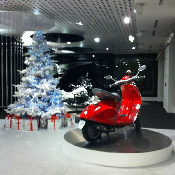 Снимок сделан в Motoplex Milano City Lounge пользователем Francesca A. 12/20/2012