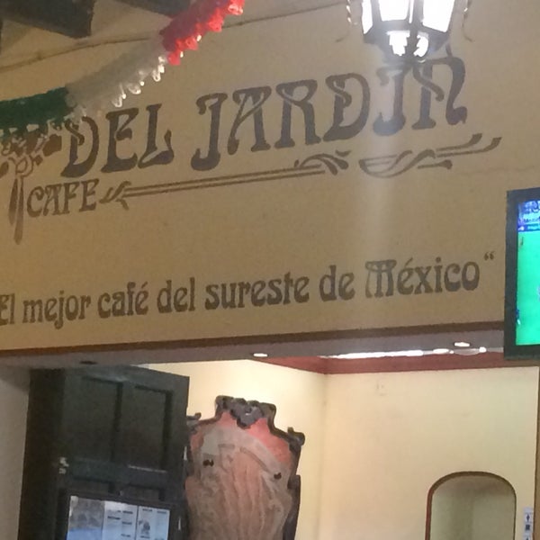 รูปภาพถ่ายที่ Del Jardín Café-bar โดย Zeth D. เมื่อ 9/20/2015