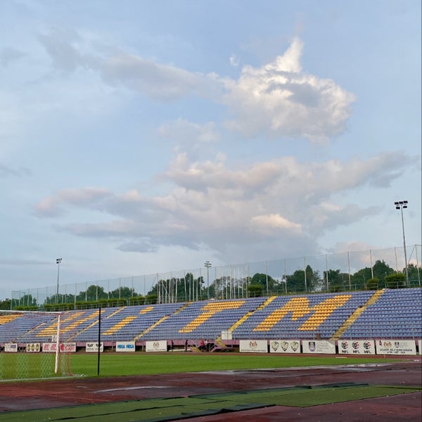 Стадион в Затоне Уфа