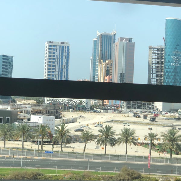 Foto diambil di Fraser Suites Seef Bahrain oleh Nony N. pada 5/16/2023