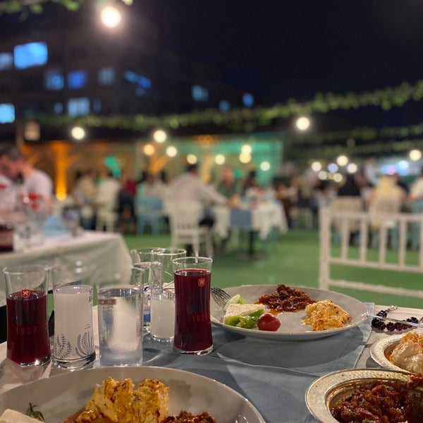 Das Foto wurde bei Bayazhan Restaurant von Muharrem Y. am 6/7/2023 aufgenommen