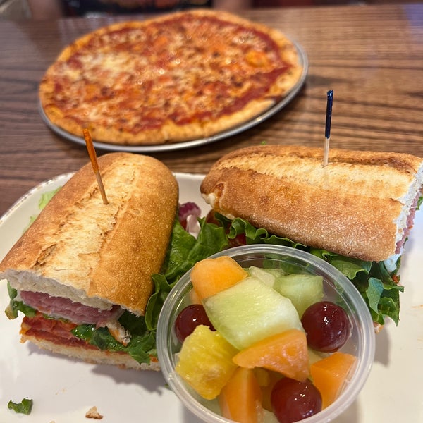 Tangy Italian sandwich, kid-approved pizza. Highly recommended!