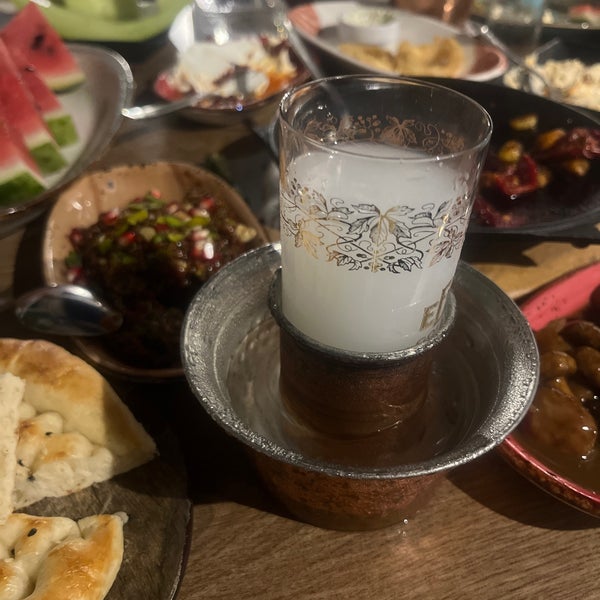 9/3/2023 tarihinde Cihan Ç.ziyaretçi tarafından Chefmezze Mersin'de çekilen fotoğraf