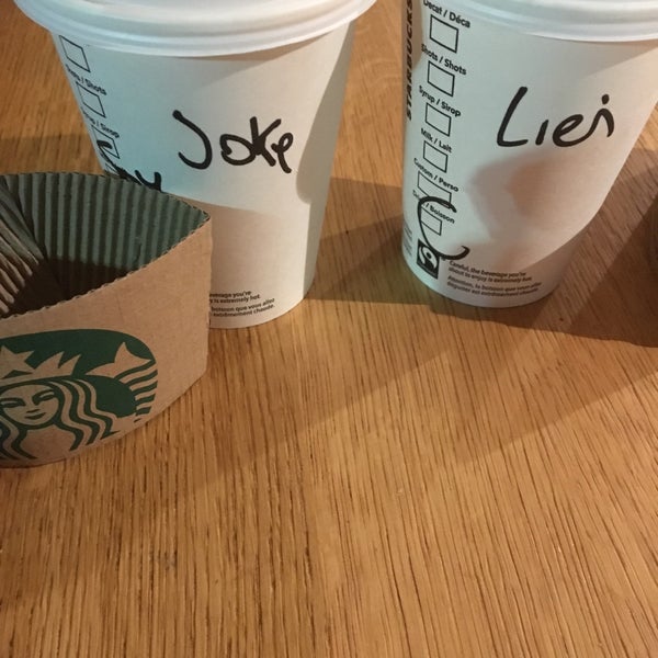 Das Foto wurde bei Starbucks von Joke C. am 5/17/2018 aufgenommen