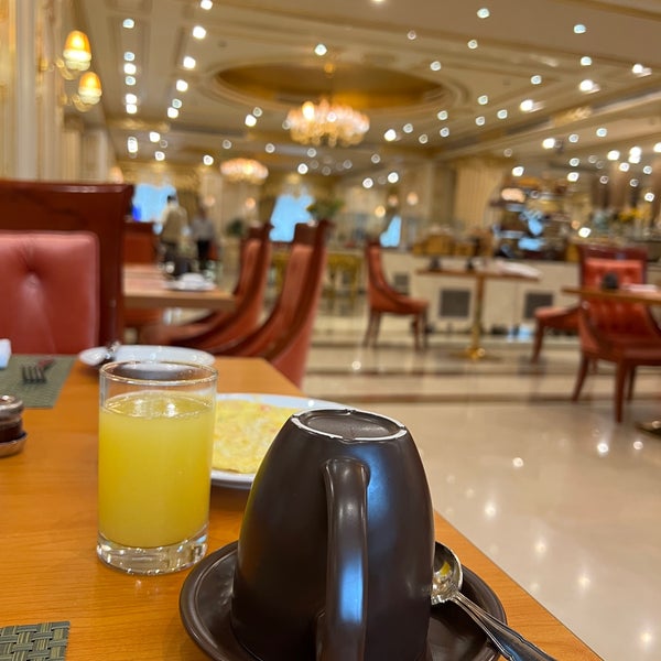 Photo prise au MÖVENPICK Hotel City Star Jeddah par Mansour le8/16/2022