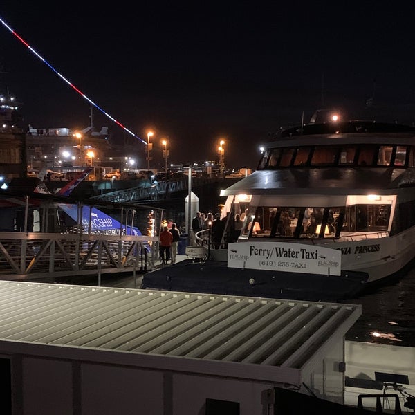 Foto tomada en Flagship Cruises &amp; Events  por Connie T. el 10/16/2019