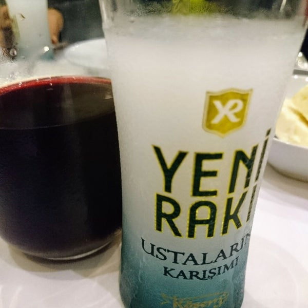 Foto diambil di Köşem Restaurant oleh ozlemthehunili pada 10/7/2017