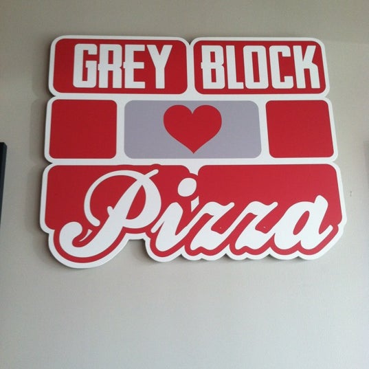 12/9/2012 tarihinde Luis L.ziyaretçi tarafından Grey Block Pizza'de çekilen fotoğraf