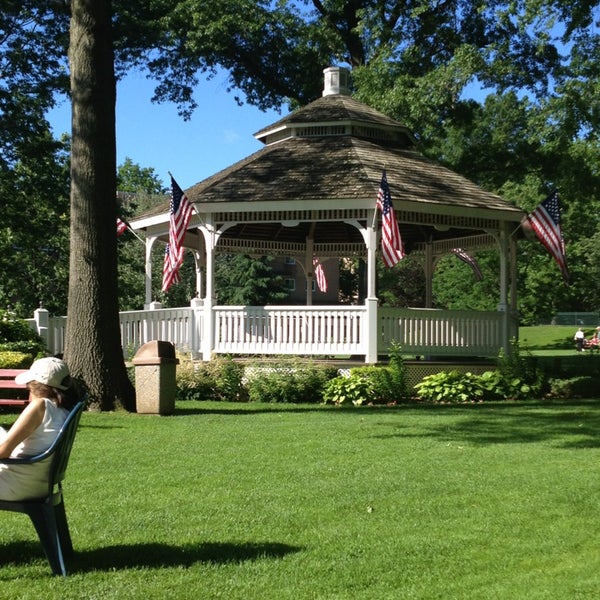 Jonathan L. Ielpi Firefighters Park Park in Great Neck