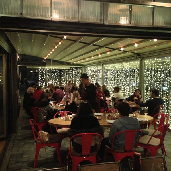 12/29/2012 tarihinde Özge C.ziyaretçi tarafından The Winston Brasserie'de çekilen fotoğraf