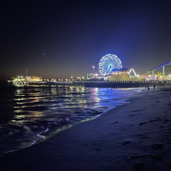Снимок сделан в Santa Monica Pier Carousel пользователем A 9/2/2023