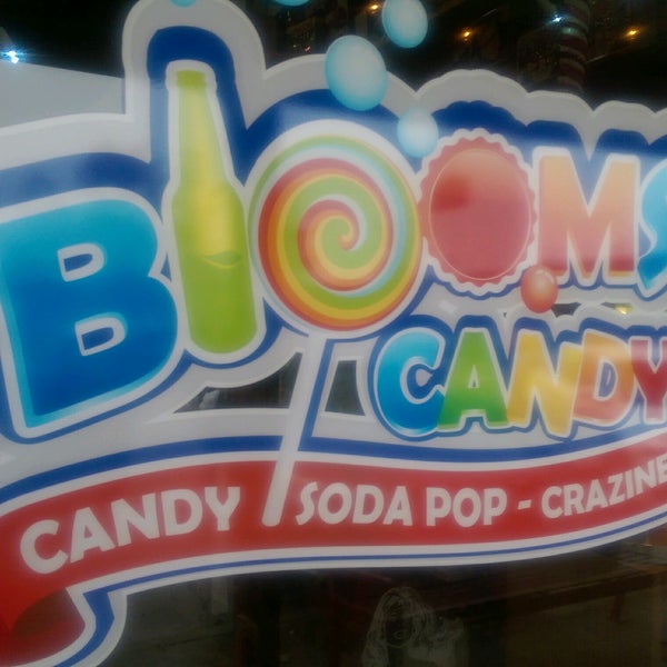 Foto diambil di Blooms Candy &amp; Soda Pop Shop oleh Brent B. pada 12/23/2016