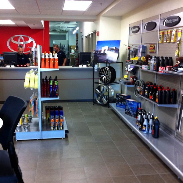 Route 44 Toyota Car Dealership in Raynham