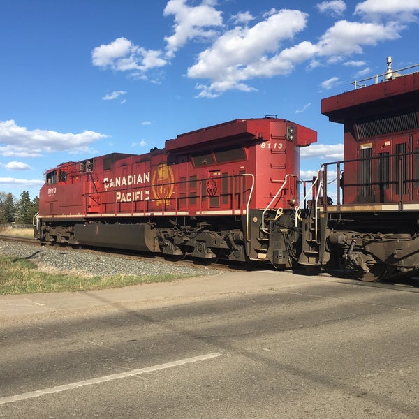 Train test. Тёмная станция. Фары поезда. Дизельный грузовой поезд. Another train.