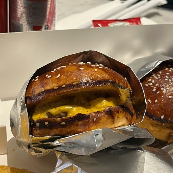 Foto scattata a Jolly Burger da Ziyad. il 7/4/2023