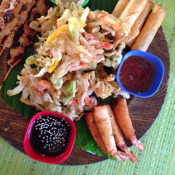 Снимок сделан в Balicana Asian Cuisine пользователем Stephanie R. 2/28/2015