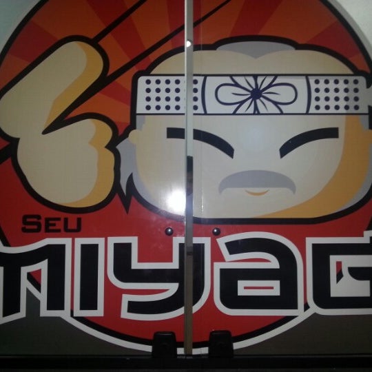 Photo taken at Seu Miyagi Sushi Lounge by Nando A. on 11/15/2012