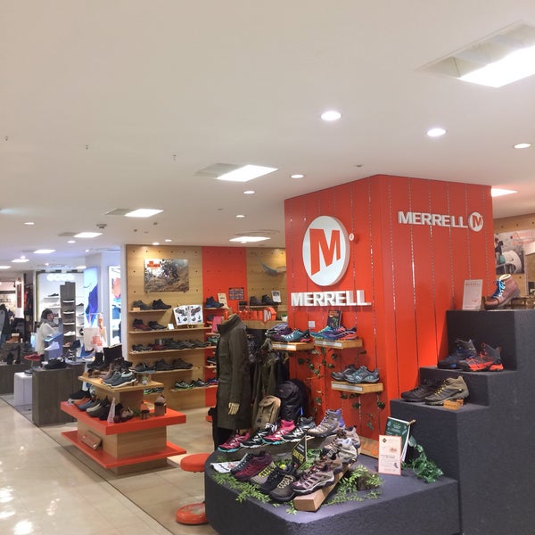 Photos At Merrell 西新宿 東京 東京都
