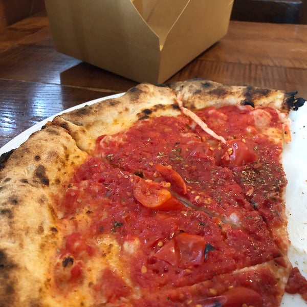Снимок сделан в Spacca Napoli Pizzeria пользователем Hussain M. 9/21/2019