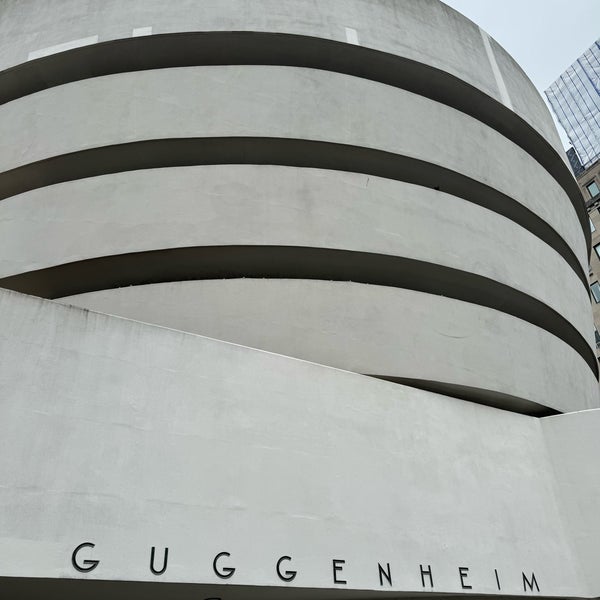 รูปภาพถ่ายที่ Solomon R Guggenheim Museum โดย Robin B. เมื่อ 4/11/2024