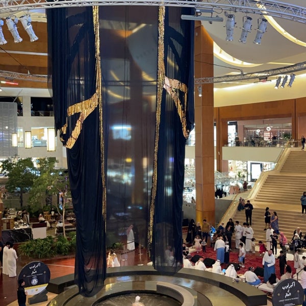 Foto tirada no(a) 360° Mall por حَمِيدْ em 3/23/2024