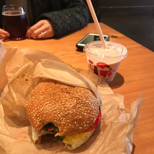 5/18/2018にNicole W.がRoam Artisan Burgersで撮った写真