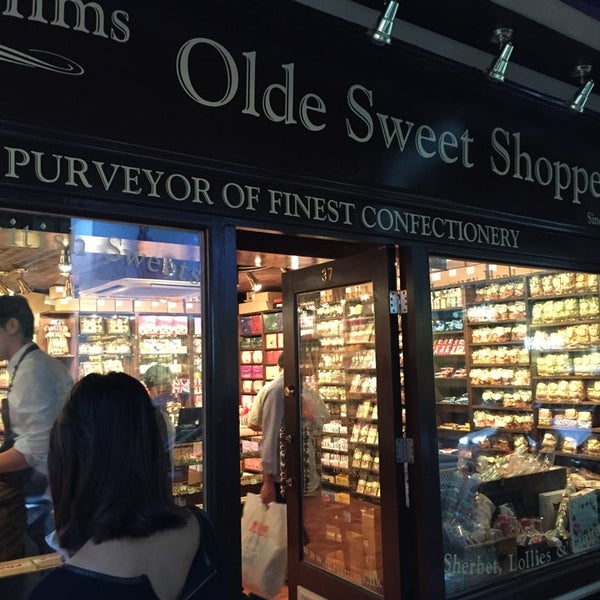 Photo prise au Mr Simms Olde Sweet Shoppe par Skywalkerstyle le10/25/2014