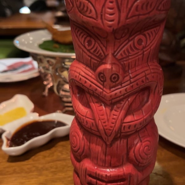 Photo taken at Trader Vic&#39;s by Chaimae O. on 9/15/2023