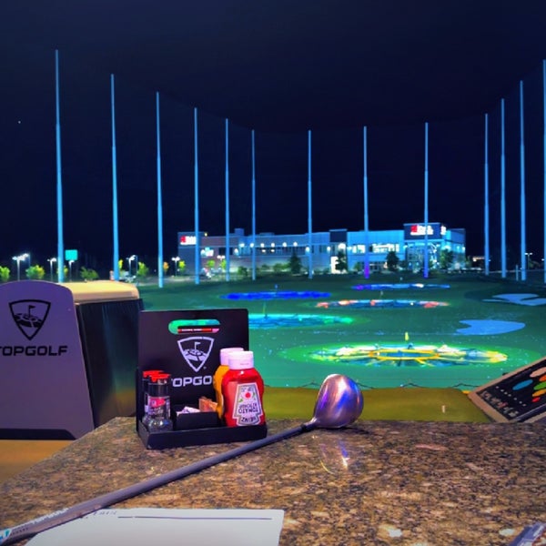 รูปภาพถ่ายที่ Topgolf โดย Rashed เมื่อ 9/16/2023