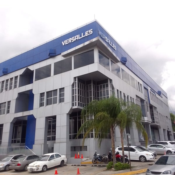 edificio-versalles-circunvalacion-office-in-barrio-rio-de-piedras