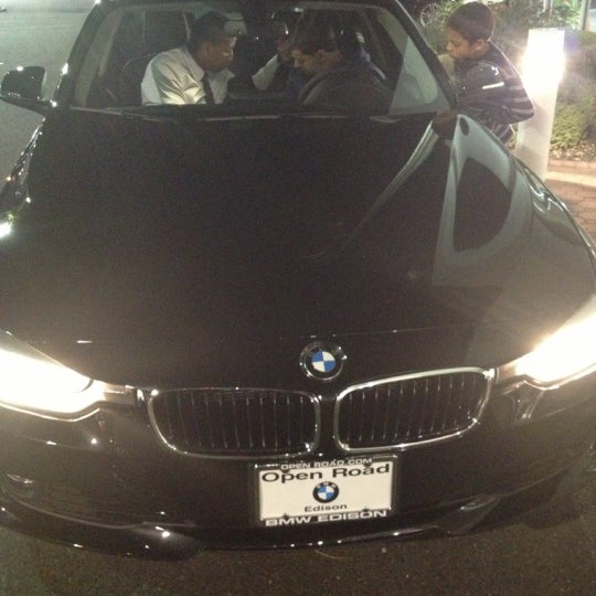 10/24/2012에 Mer प.님이 Open Road BMW of Edison에서 찍은 사진