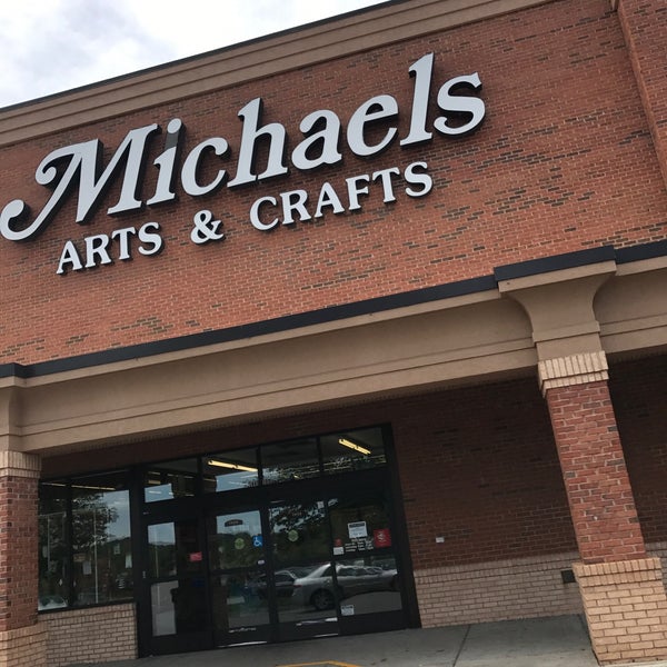 Michaels Arts and Crafts holds grand opening in Torrington