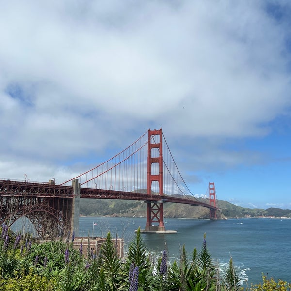 รูปภาพถ่ายที่ Golden Gate Bridge Welcome Center โดย Chrissie S. เมื่อ 3/31/2024
