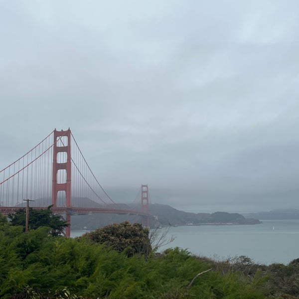 Foto tirada no(a) Golden Gate Bridge Welcome Center por Chrissie S. em 11/5/2023