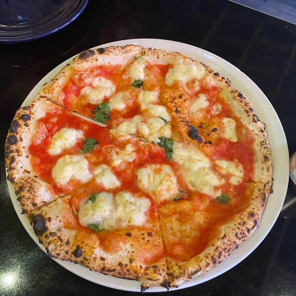 Foto tirada no(a) Tony’s Pizza Napoletana por Madison G. em 8/14/2023
