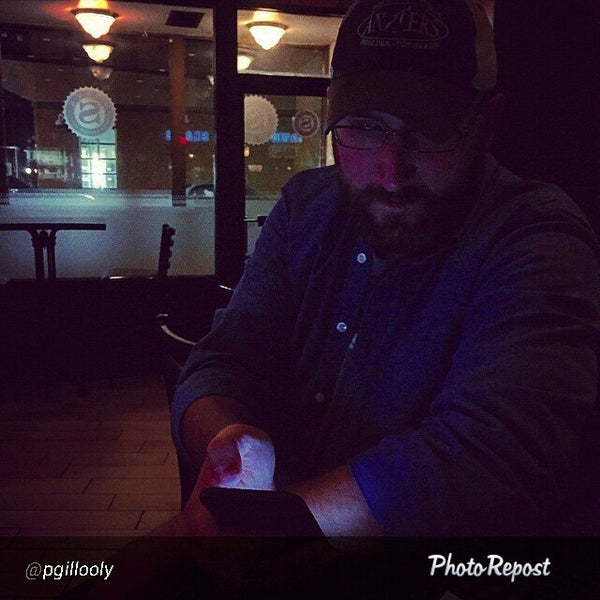 11/19/2014 tarihinde Chad O.ziyaretçi tarafından Slate Bar &amp; Grill'de çekilen fotoğraf