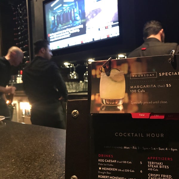 Foto diambil di The Keg Steakhouse + Bar - York Street oleh Mert O. pada 12/20/2018