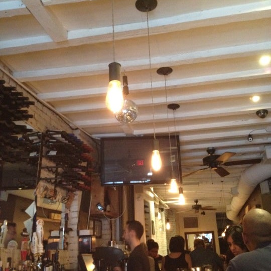 Foto tirada no(a) Tre Restaurant &amp; Wine Bar por Yosuke H. em 10/27/2012