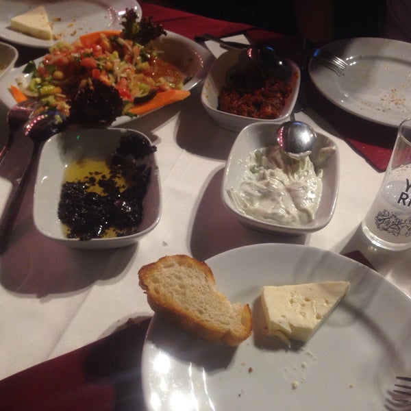 Foto diambil di Historical Kumkapı Restaurant oleh Oğuzhan S. pada 10/27/2018