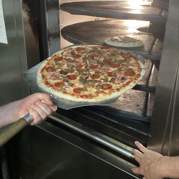 Tom’s Extreme Pizzeria LLC 12 tips from 172 visitors