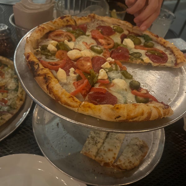 Foto tirada no(a) Moonlight Pizza &amp; Brewpub por Lindsey W. em 9/8/2023