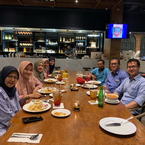 Lyv Kitchen Bar 33 Visitors